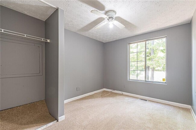 Building Photo - 806 Houndstooth Trail NW