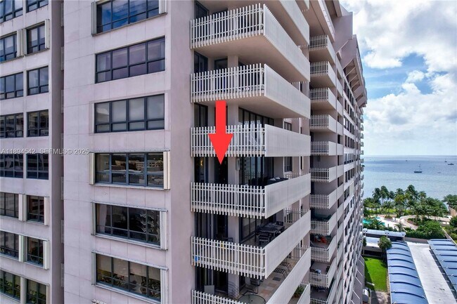 Building Photo - 2 Grove Isle Dr