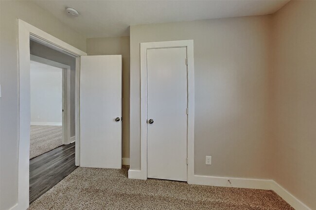 Building Photo - 5150 Summit Lodge Dr