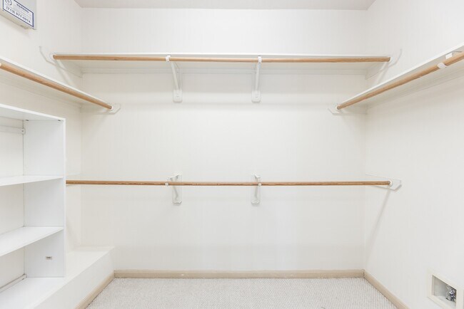 Building Photo - 17826 Island Spring Ln