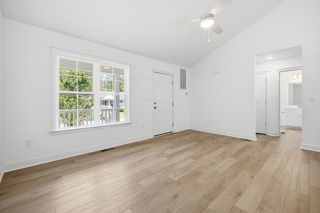 Building Photo - 21169 Baileys Ln
