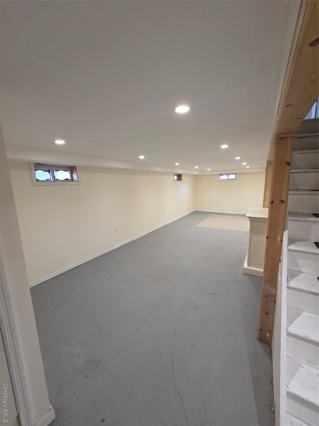 Building Photo - 220 Raff Ave