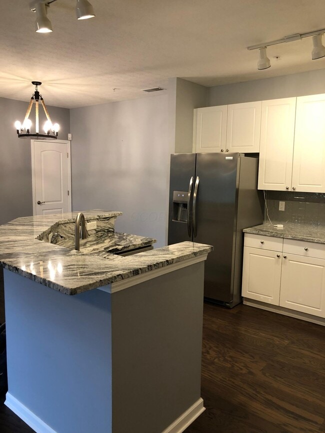 Building Photo - 7728 S Essex Gate Dr