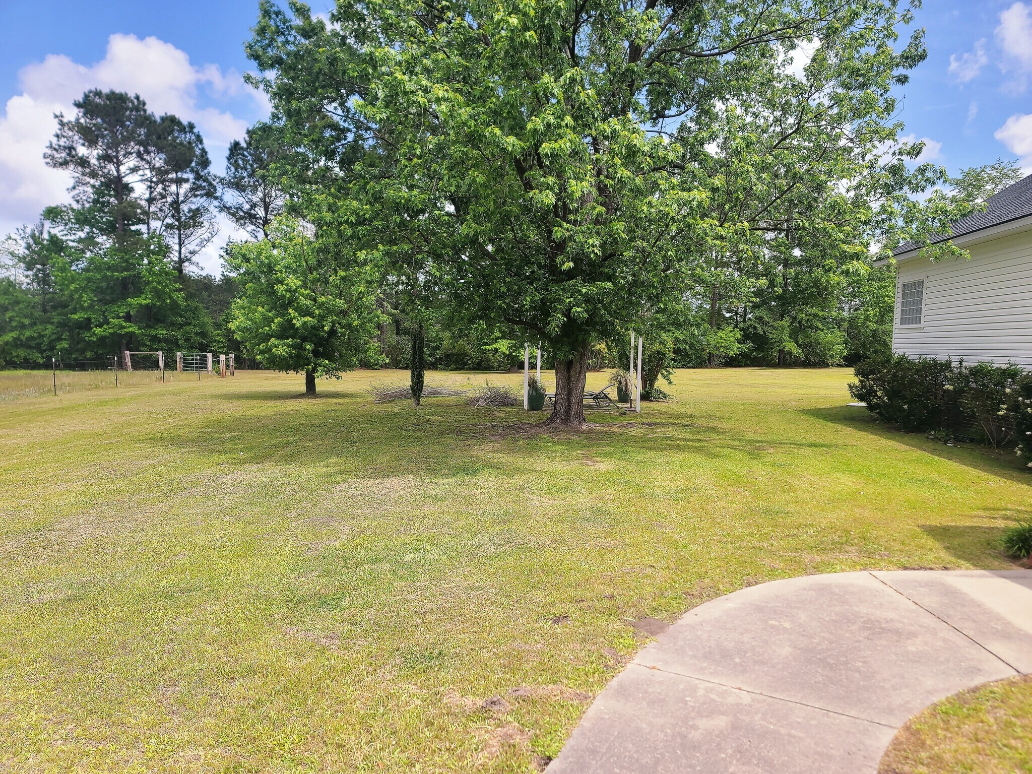 Building Photo - 518 Cloverfield Ln