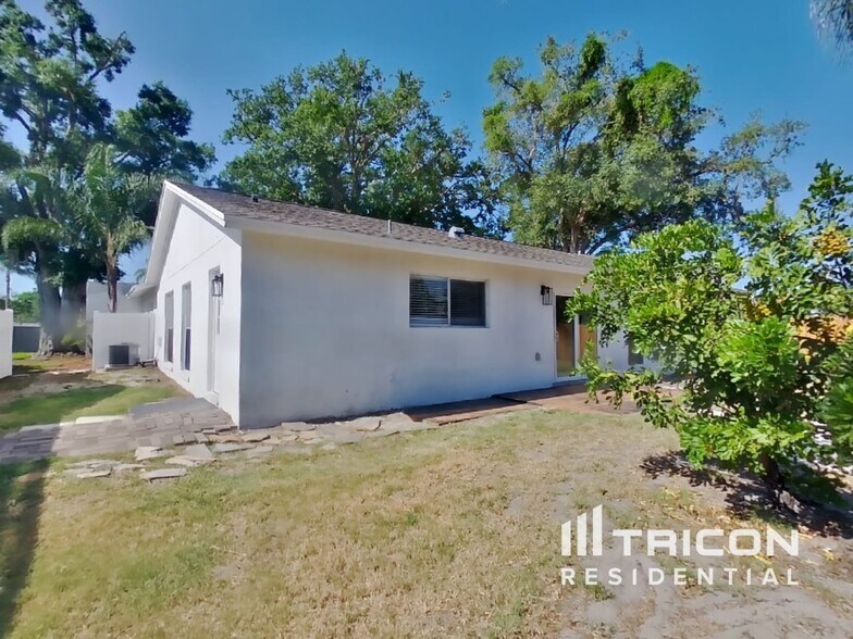 Building Photo - 6825 Mitchell Cir