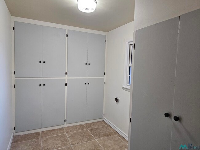 Building Photo - 2305 North Dr