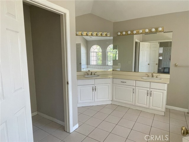 Building Photo - 1120 Cherokee Ct