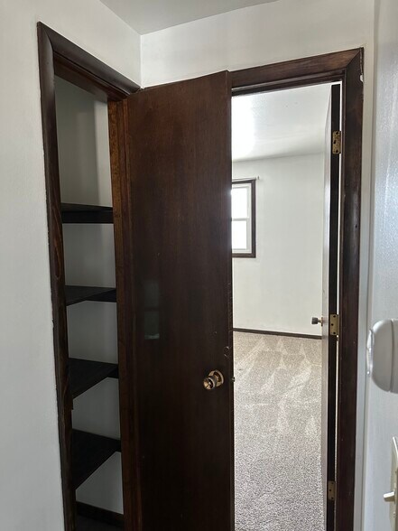 Building Photo - 1343 Sunray Ln