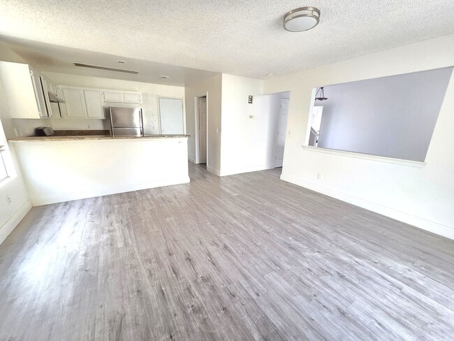 Building Photo - 4 Bd Room 2 Story House with Covered Patio