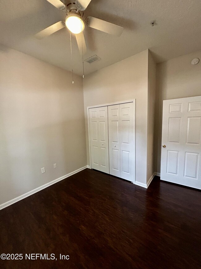 Building Photo - 6788 Manotak Oaks Dr