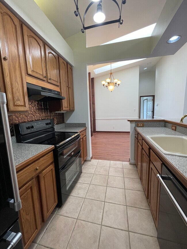Building Photo - 13701 Modrad Way