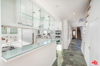 Building Photo - 3711 Ocean Front Walk