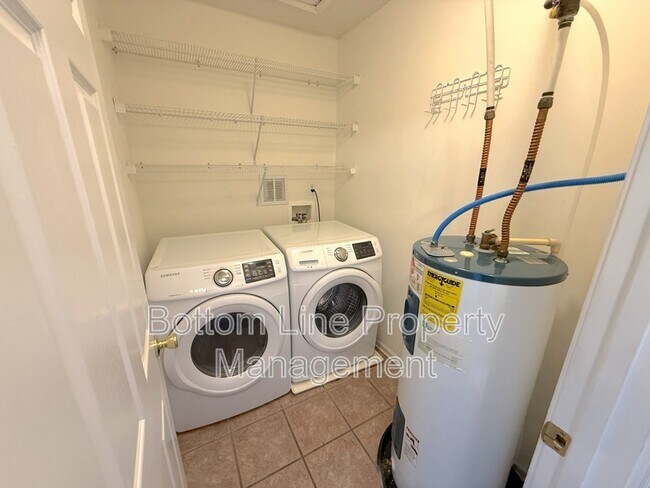 Building Photo - 9932 Birch Knoll Ct