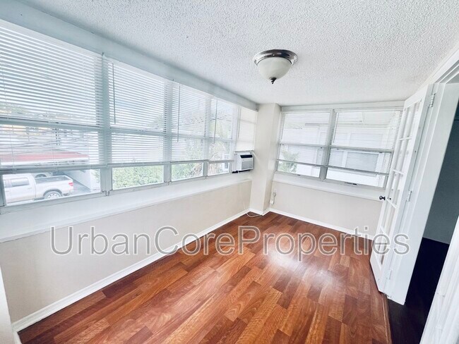 Building Photo - 1725 5th St N