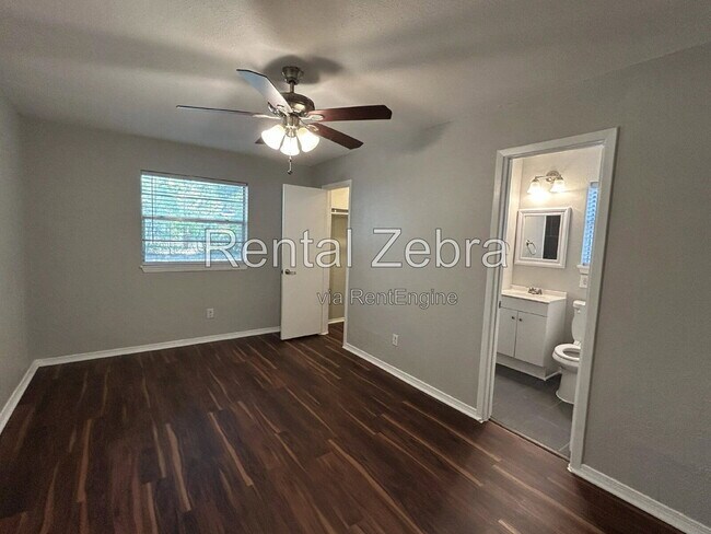 Building Photo - 6005 Lindy Ln