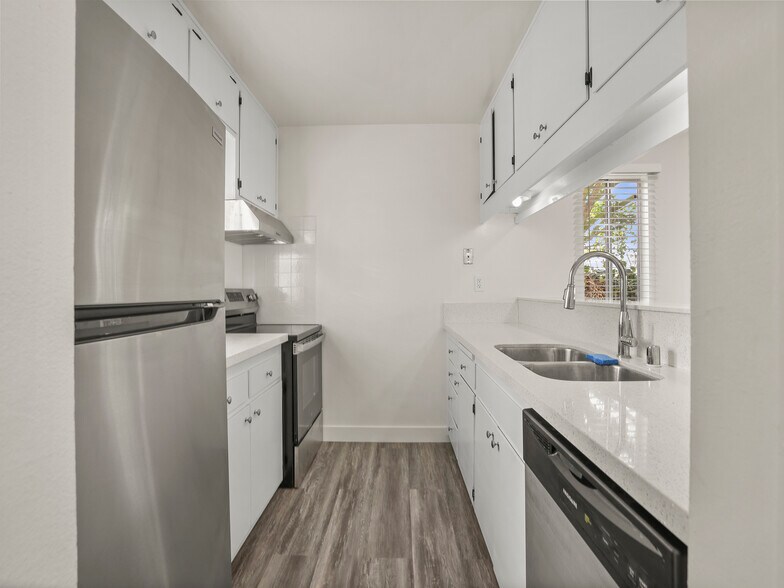 Building Photo - 6374 Caminito Salado