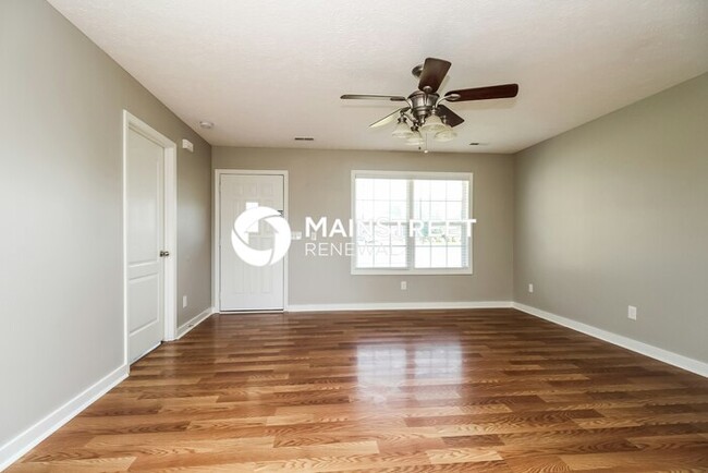 Building Photo - 111 Centerrock Dr