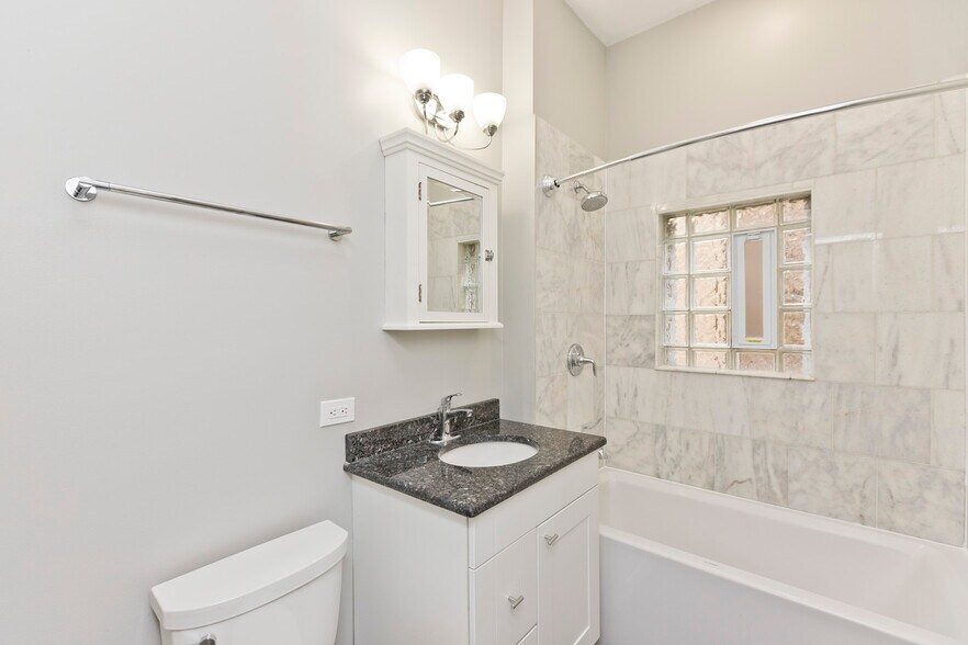 Building Photo - 1324 Byron W St