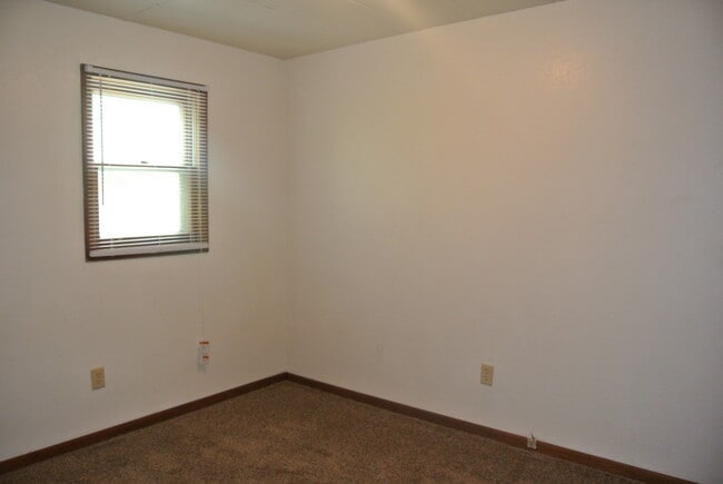 Building Photo - 510 Hiawatha St
