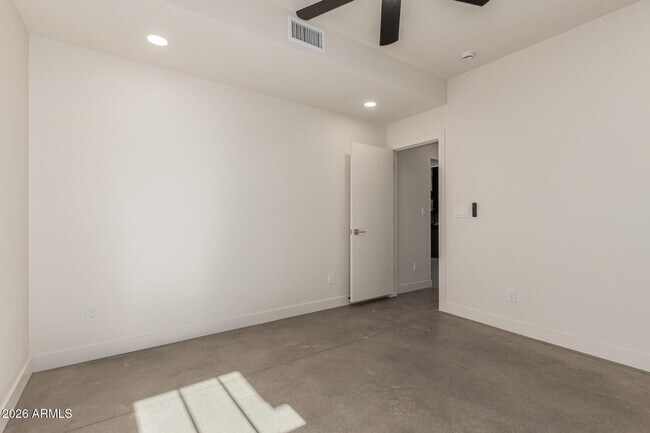 Building Photo - 125 N 11th Ave