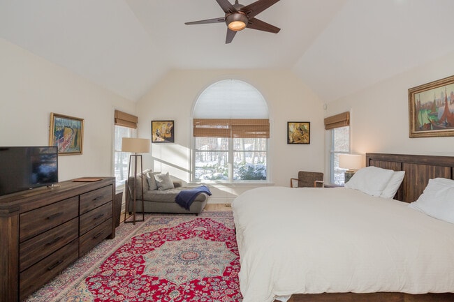 Building Photo - 19 Grape Arbor Ln