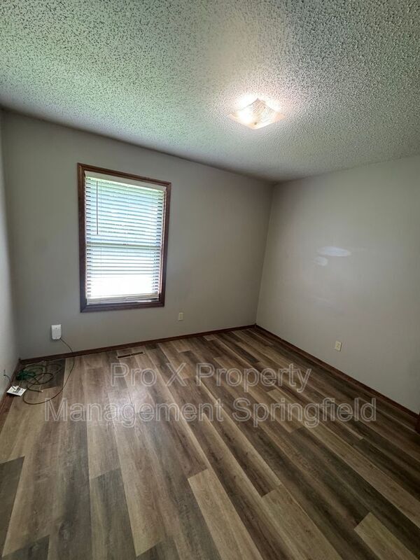 Building Photo - 3720 Farm Rd