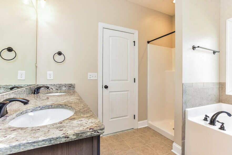 Building Photo - 575 Hollandale Rd