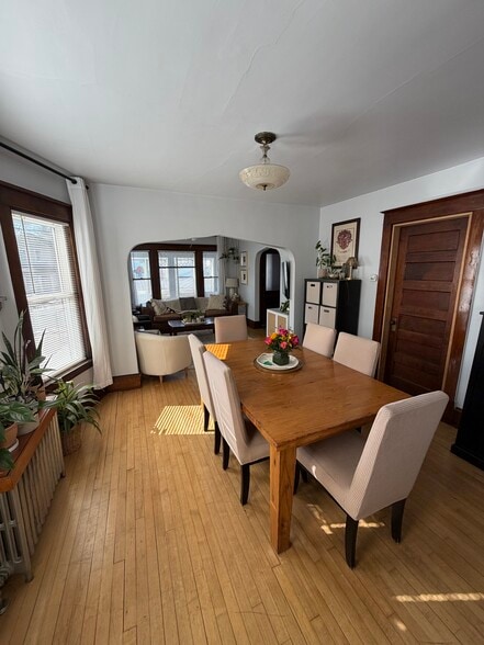 Building Photo - 1819 4th St NE