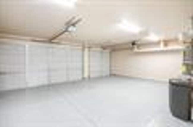 Building Photo - Beautifully Kept 4 Bedroom Home with Solar...