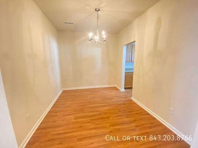 Building Photo - Available Now! Explore this Spacious 3-bed...