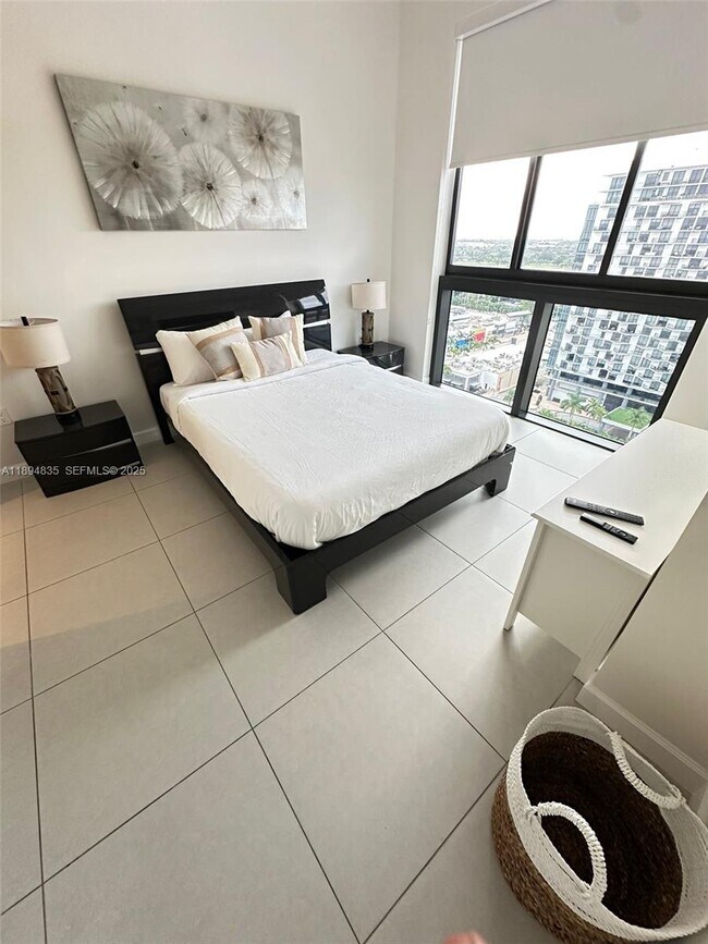 Building Photo - 5350 NW 84th Ave