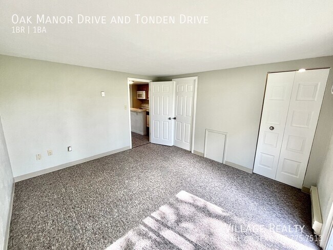 Building Photo - 204 Oak Manor Dr