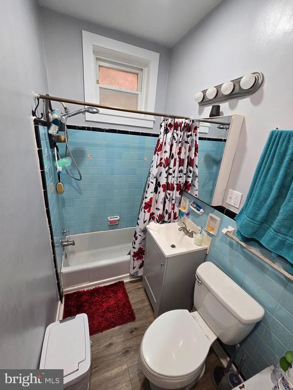 Building Photo - 110 W Douglass St