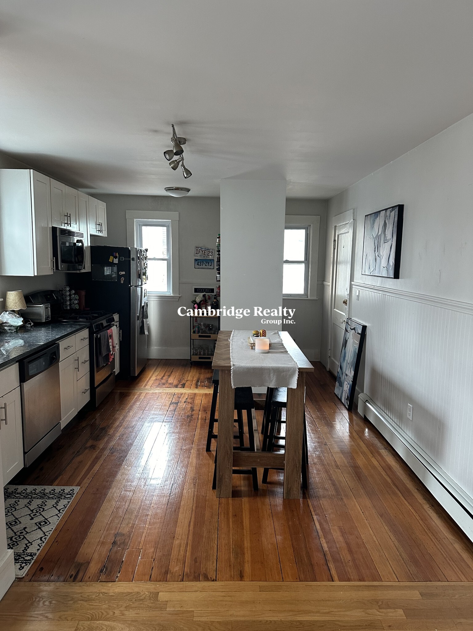 Building Photo - 24 Sydney St