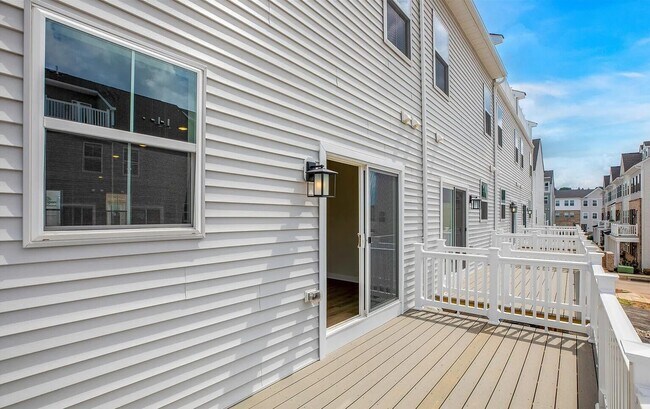 Building Photo - 7 Moran Pl