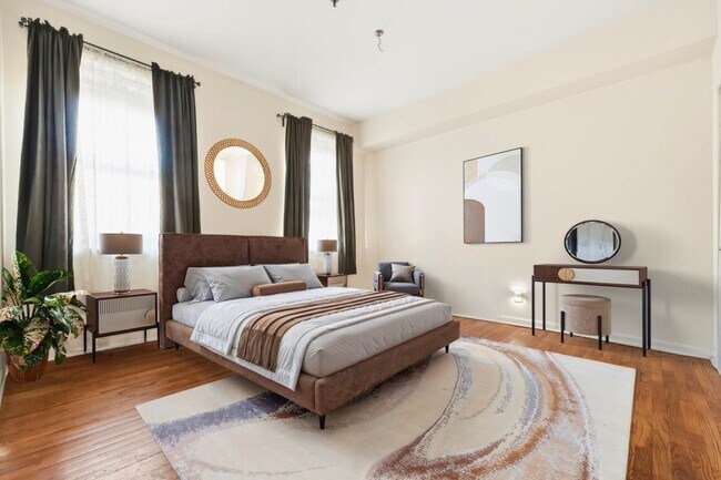 Building Photo - 357 Varick St