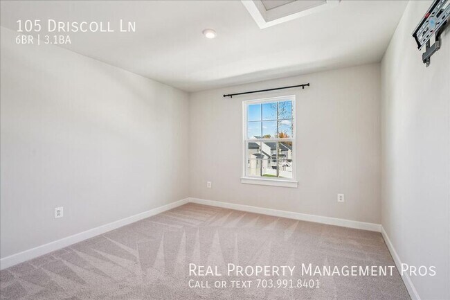 Building Photo - 105 Driscoll Ln