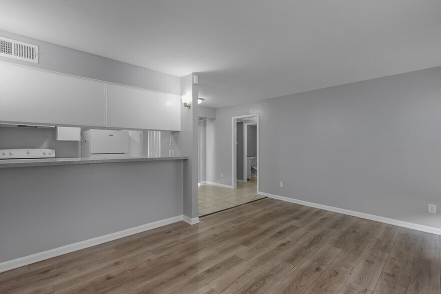 Lifestyle Apartments on Golf Links Blvd 4025 Golf Links Blvd