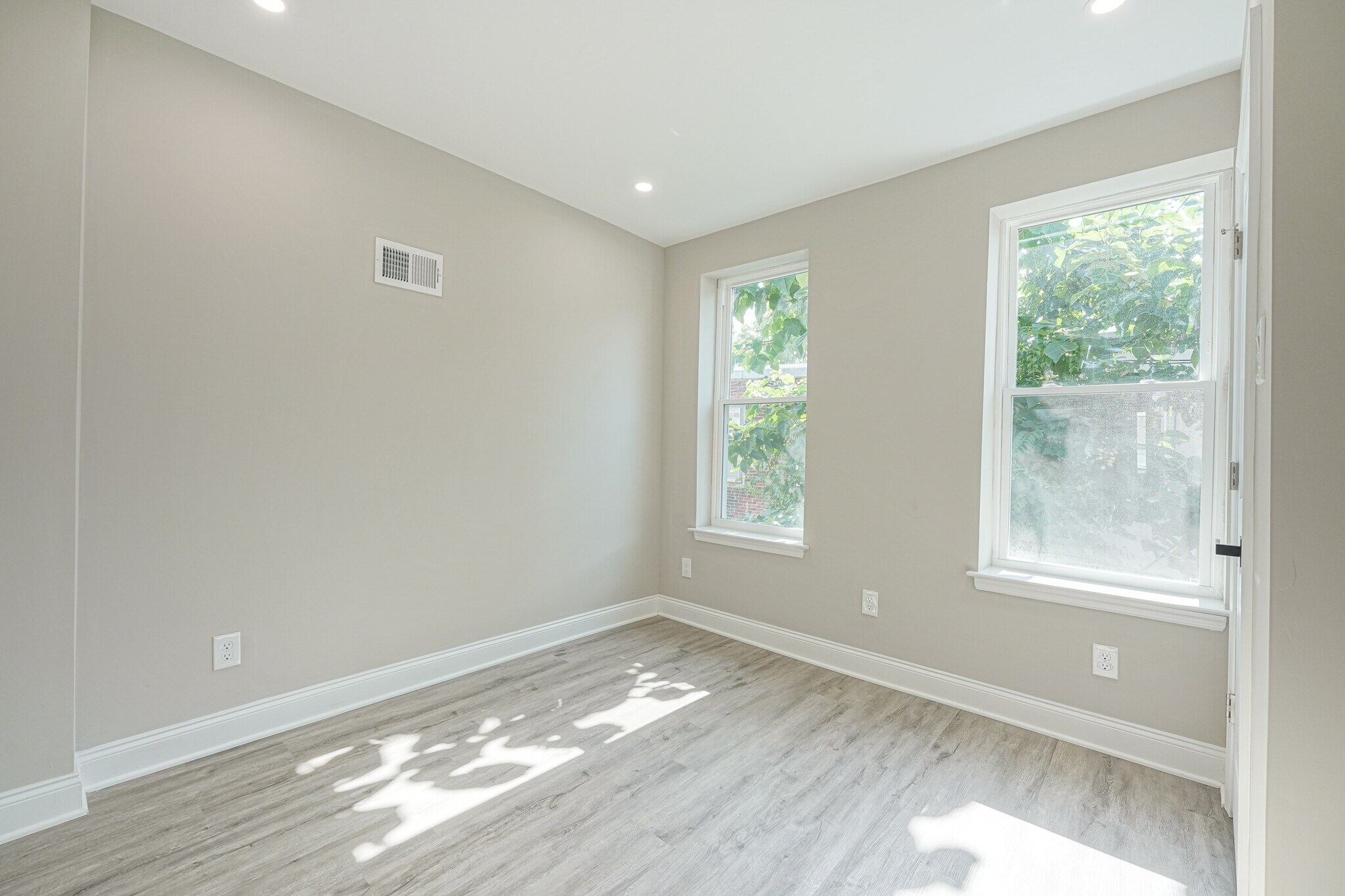 Building Photo - 121 N 51st St