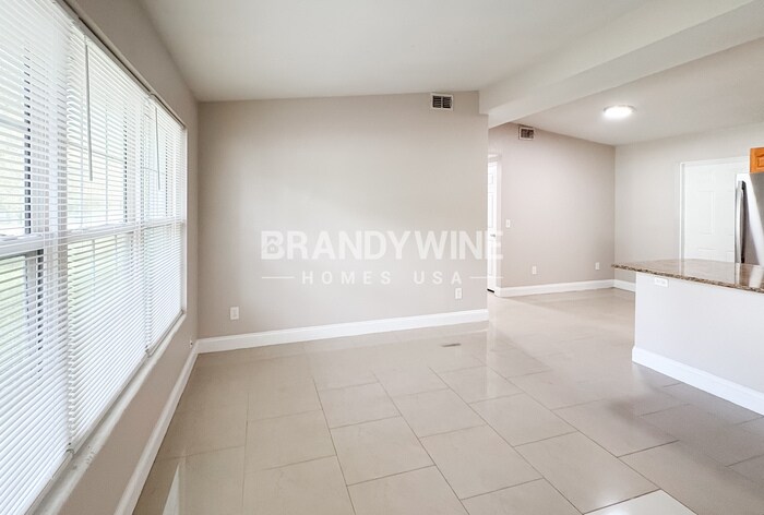 Building Photo - 2145 Bourget Dr