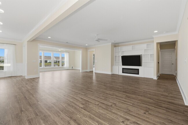 Building Photo - 7129 Spoleto Dr