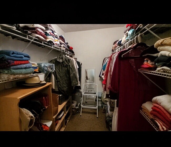 Building Photo - 401 Redwood Trail