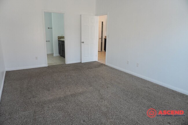 Building Photo - Beautiful Home Located in the Southwest!