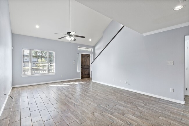 Building Photo - Pre-Leasing for Summer 2025 Move-In, First...