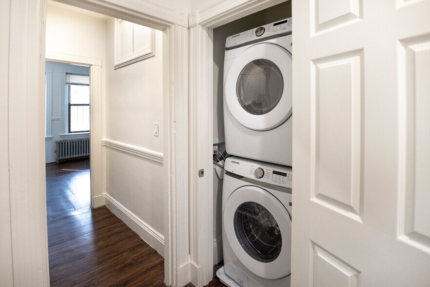 Building Photo - 866 Huntington Ave