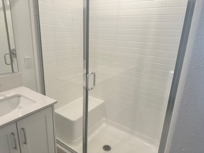 Building Photo - New built in 2024 2 bed 2.5 bath!