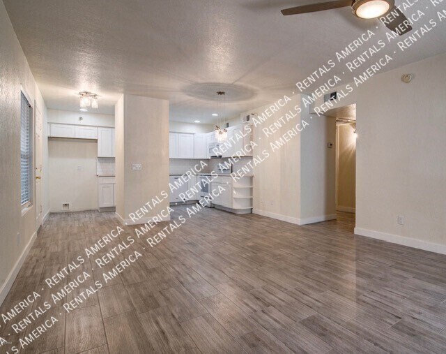 Building Photo - 8020 E Thomas Rd