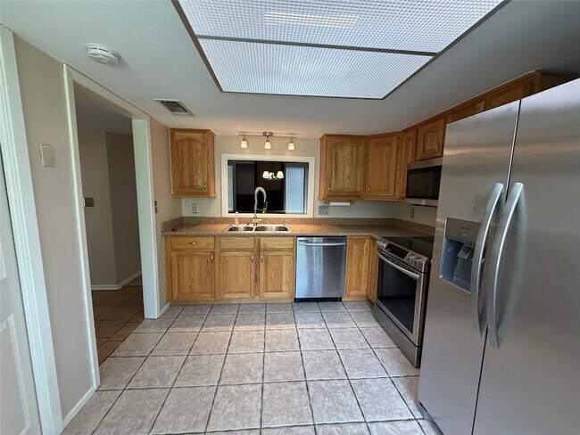Building Photo - 17 Casa Verde St