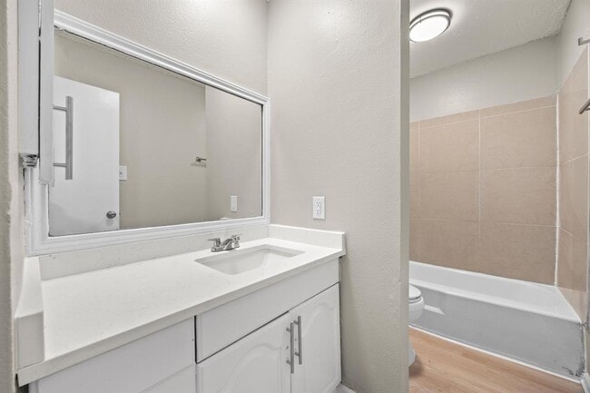 Building Photo - 8903 Parkfield Dr