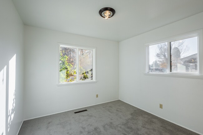 Building Photo - 1609 N Plateau Ave